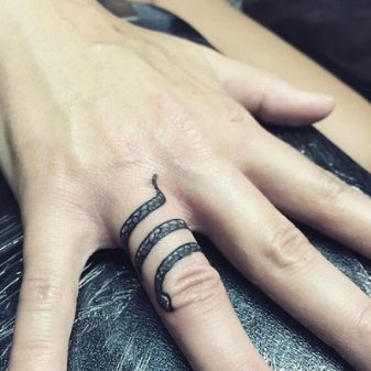 Тату на пальцах рук: подробно о всех тонкостях нанесения (100+ ФОТО татуировок 2022 года для мужчин и девушек)