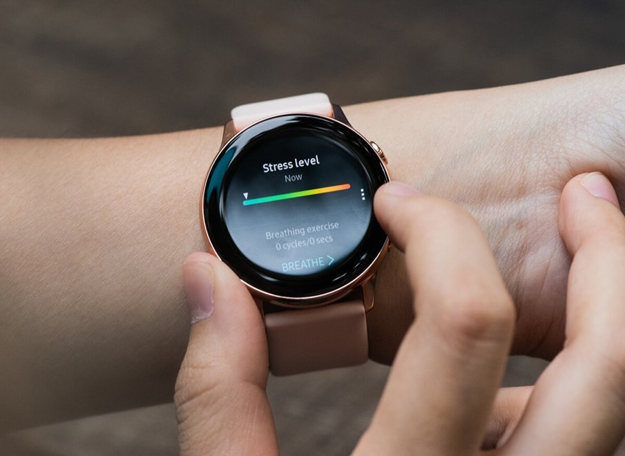 galaxy watch active 2 на руке